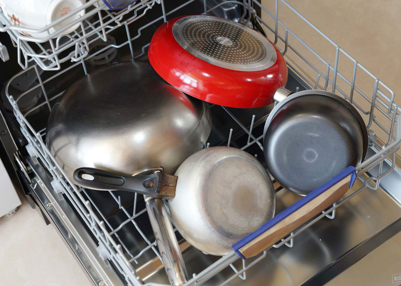Cleaning Your Tri-Ply Cookware: Dishwasher Safe or Not?缩略图